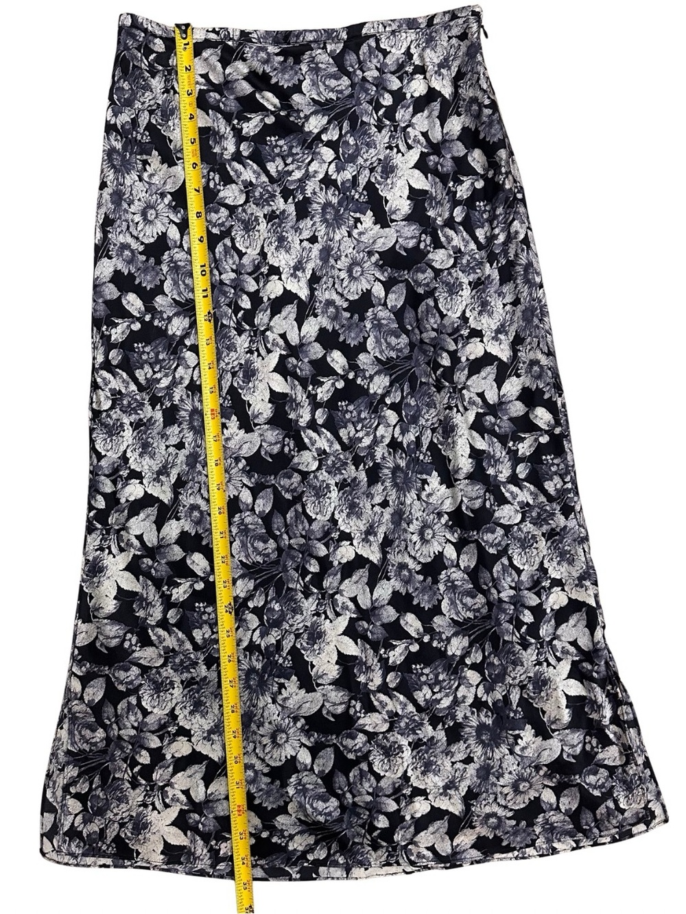 Cinq a Sept Photo Real Adis' Floral Print Silk Skirt Slate Gray SZ 10 Luxury EUC - Picture 7 of 9